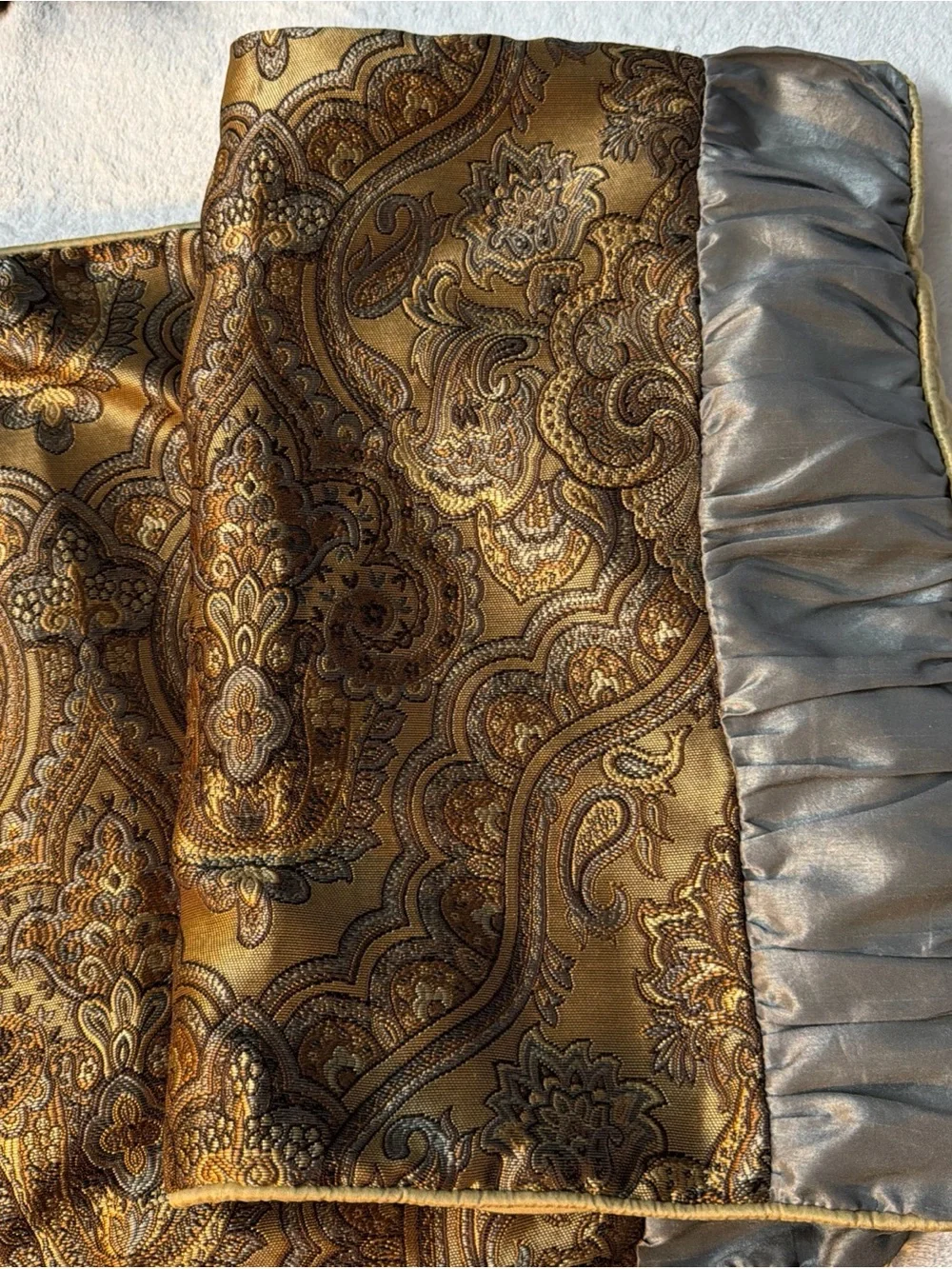 Home Expressions elegant paisley